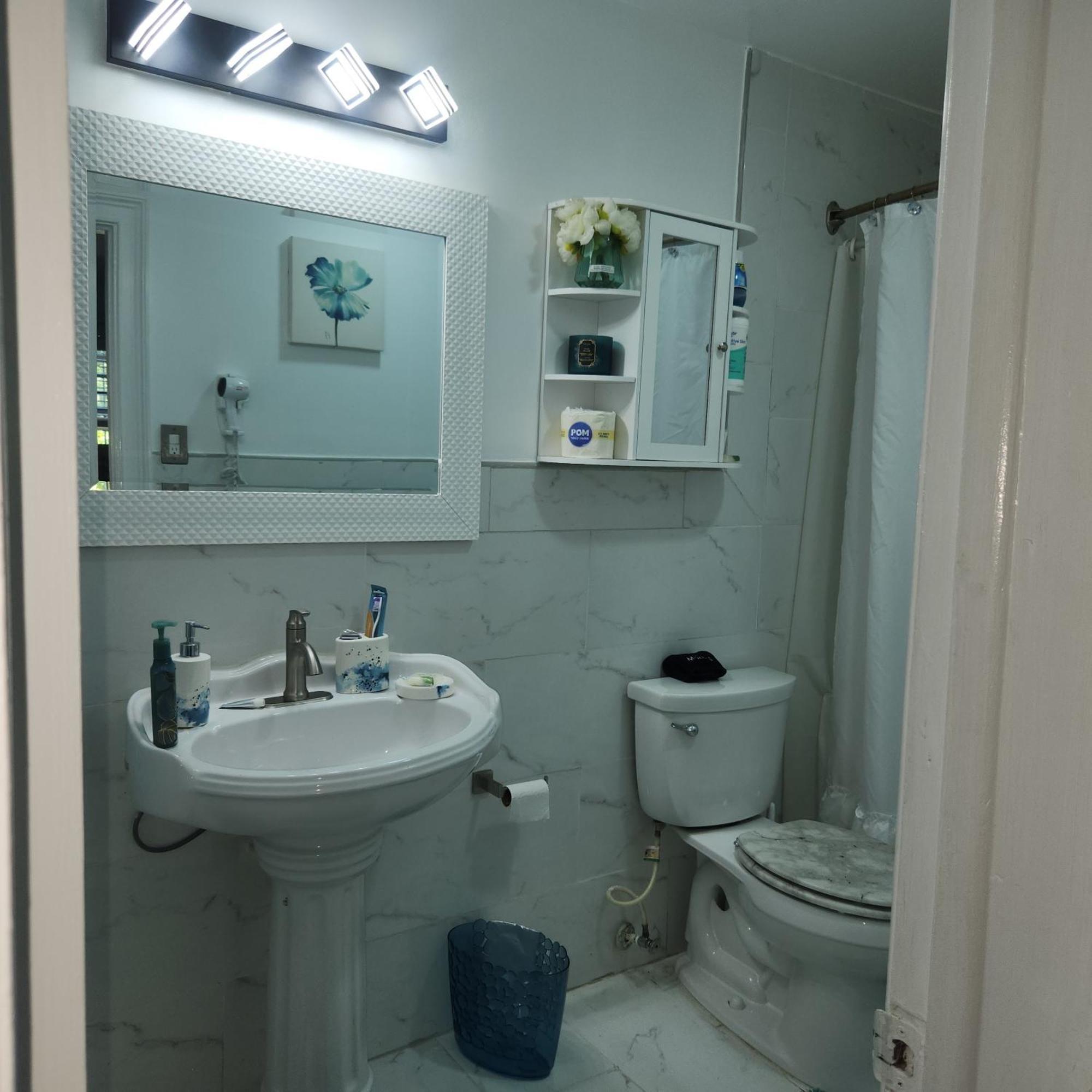 Jubilee Gardens Freeport Hotel Room photo