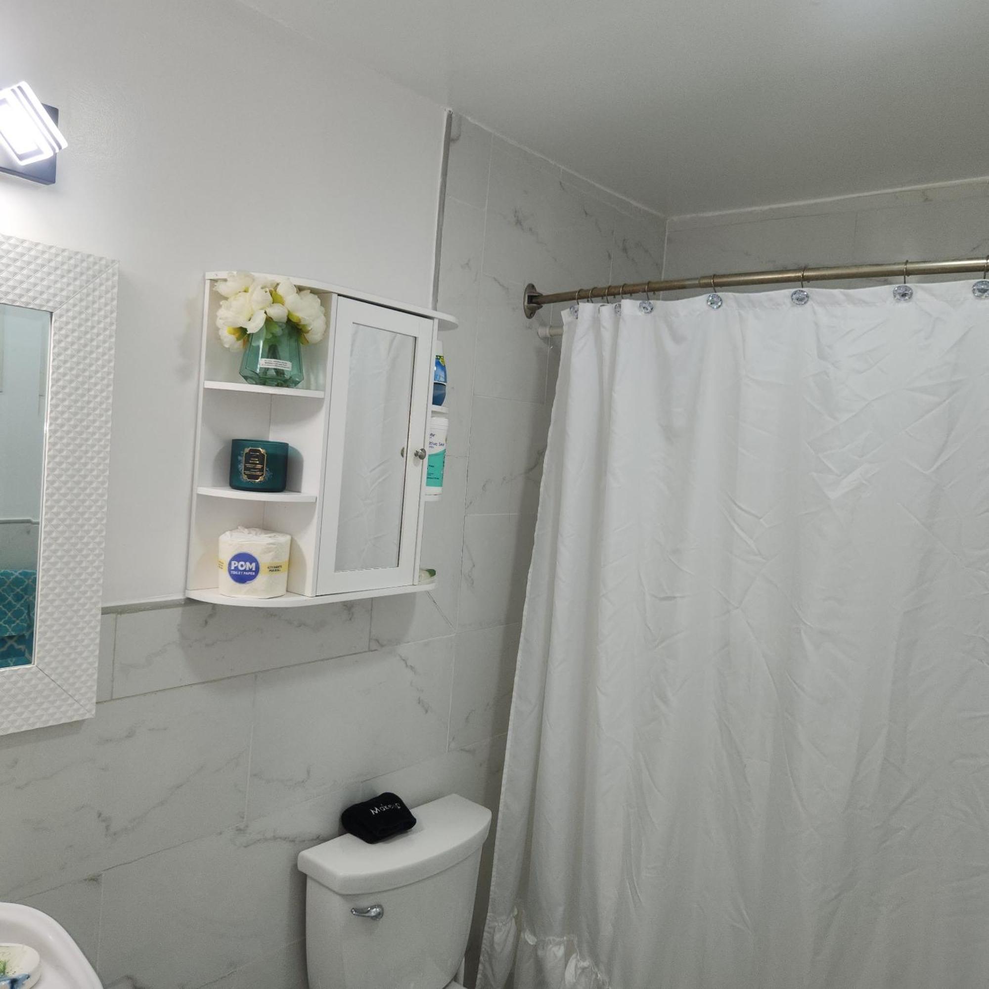 Jubilee Gardens Freeport Hotel Room photo